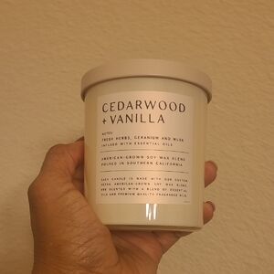 Cedarwood + Vanilla Scented Candle - 9oz